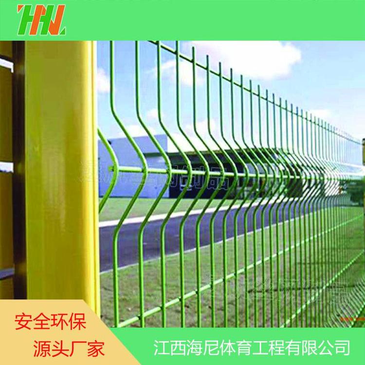 海尼承接運(yùn)動(dòng)場(chǎng)勾花護(hù)欄球場(chǎng)圍網(wǎng) 現(xiàn)場(chǎng)施工安裝 靈活性強(qiáng)